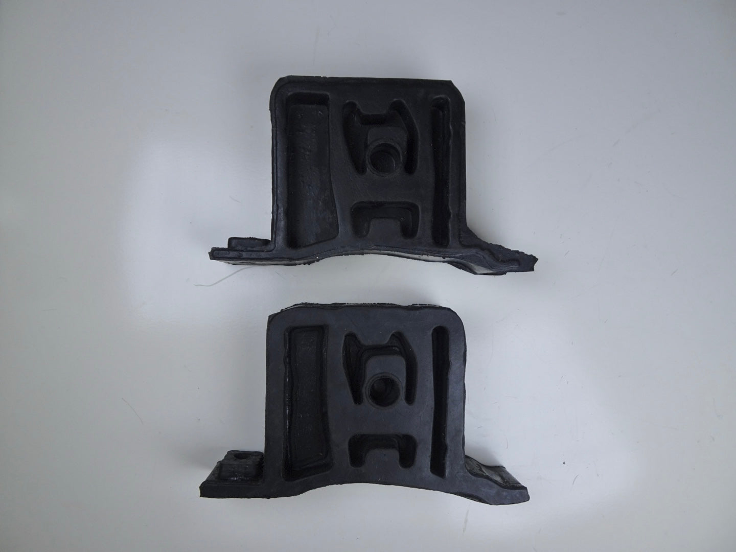 MINI R50 R52 R53 One Cooper Cooper S JCW Centre Exhaust Mounts